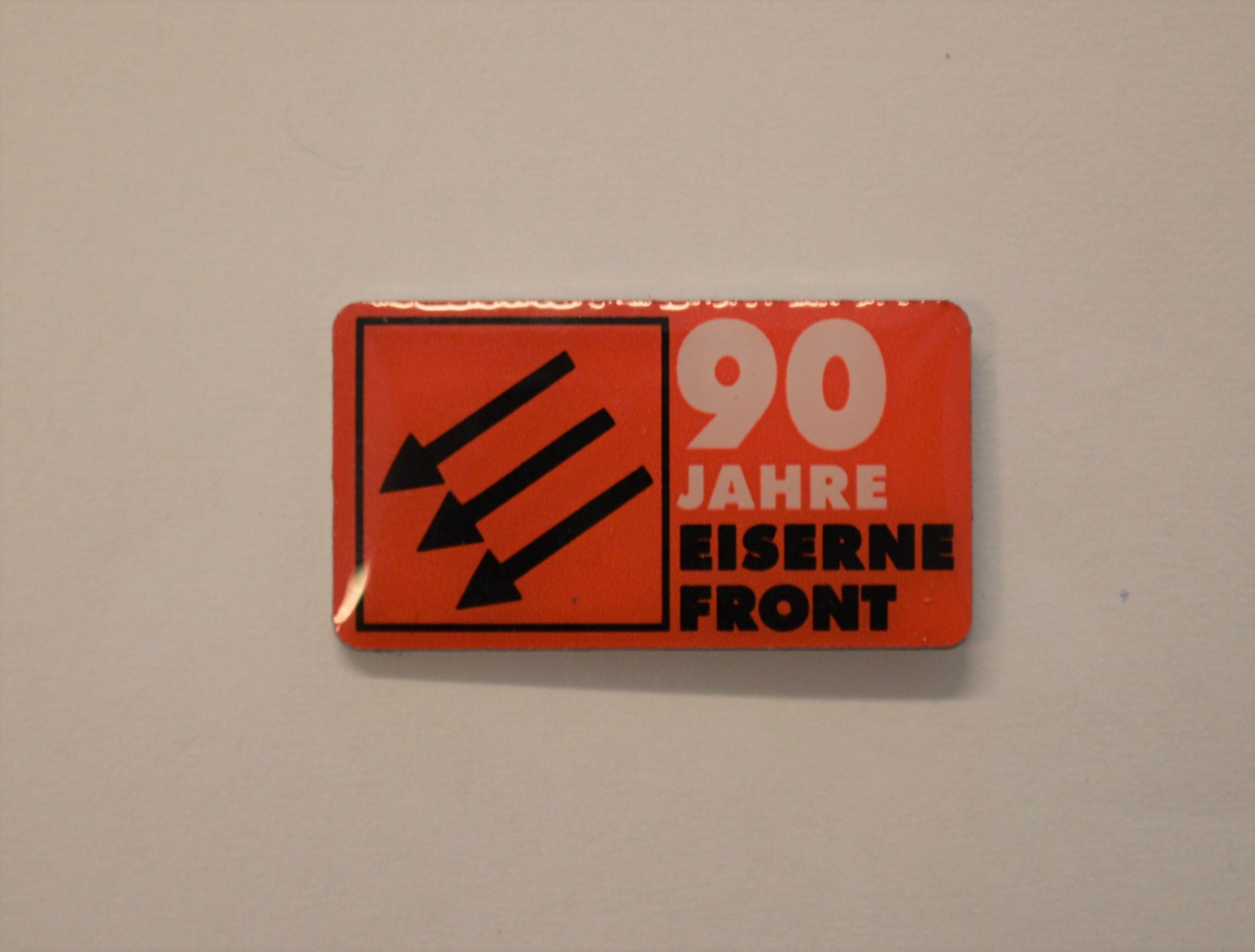 Pin "90 Jahre Eiserne Front"-450